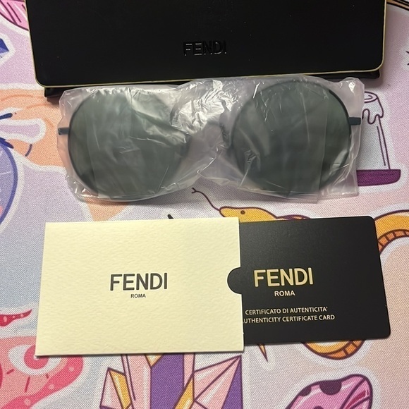 ??Authentic?FENDI? Round Green Wavy Sunglasses? main image 11